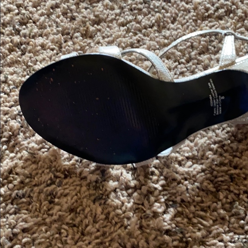 Sandals - Picture 4 of 4